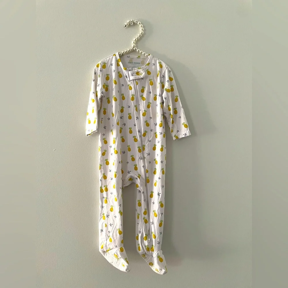 NWOT CocoMoon Hawaii 9-12 months bamboo pineapple footie
